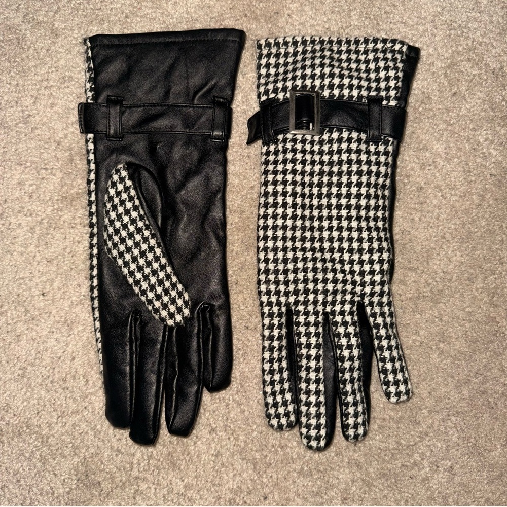 Black and White Houndstooth Women’s Gloves